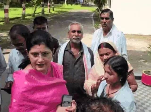 राजनांदगांव में 10वीं की परीक्षा देने के बाद भी फेल, 3 साल से रिजल्ट के लिए भटक रही छात्रा, कलेक्ट्रेट पहुंचा परिवार