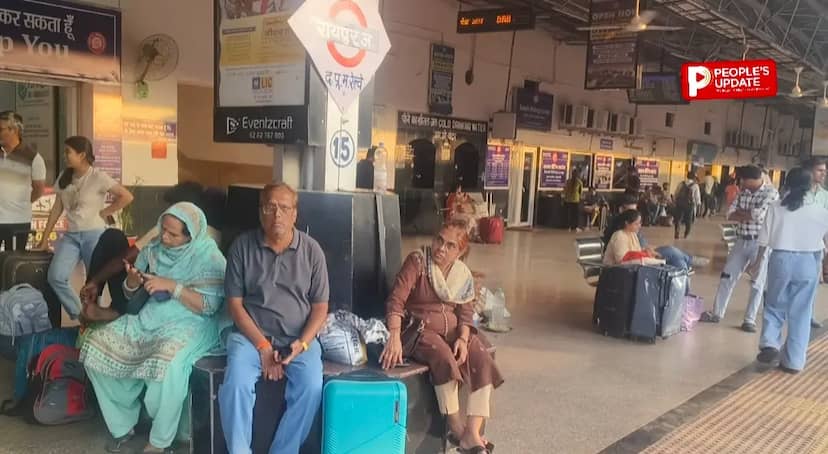 छग में ट्रेनों में नो-रूम का संकट सीट के लिए मारामारी, हरिद्वार-कामाख्या से वाराणसी तक बढ़ी परेशानी