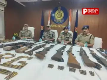 दंतेवाड़ा में नक्सल डंप पर बड़ा वार,AK-47, INSAS और IED का जखीरा बरामद, लूटे हथियारों का भी खुलेगा राज