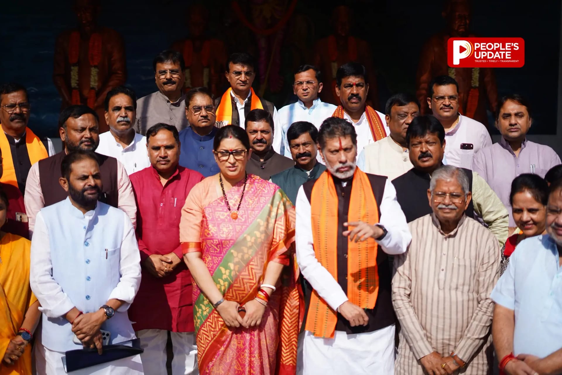 स्मृति ईरानी की मैराथन बैठकें,विधायकों-सांसदों से वन-टू-वन चर्चा, CM साय भी पहुंचे BJP कार्यालय