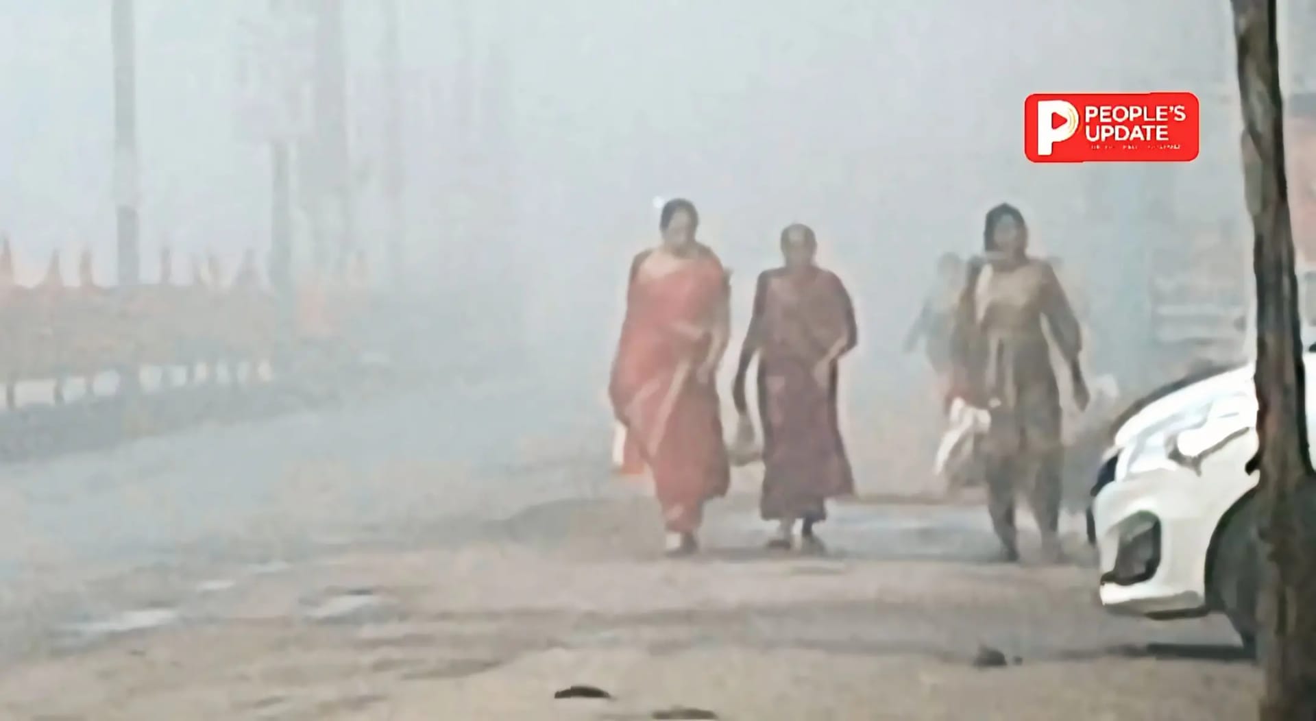 चांपा में मौसम का बदला मिजाज, सुबह घने कोहरे ने रोकी शहर की रफ्तार, सड़कों पर छाई धुंध से बढ़ा हादसों का खतरा