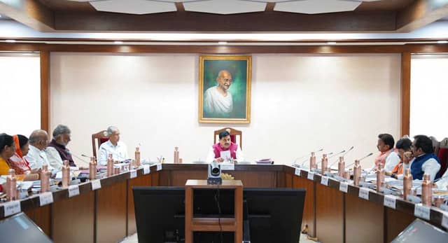 जल जीवन मिशन की अधूरी योजनाओं पर राज्य सरकार खुद करेगी खर्च, इंदौर-उज्जैन ग्रीनफील्ड रोड सहित कई अहम फैसले