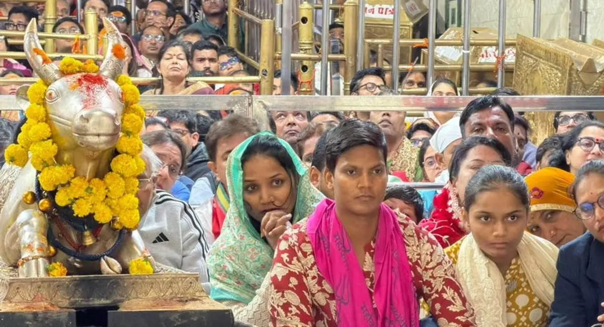 क्रिकेटर दीप्ति शर्मा ने किए बाबा महाकाल के दर्शन, भस्म आरती में हुईं शामिल