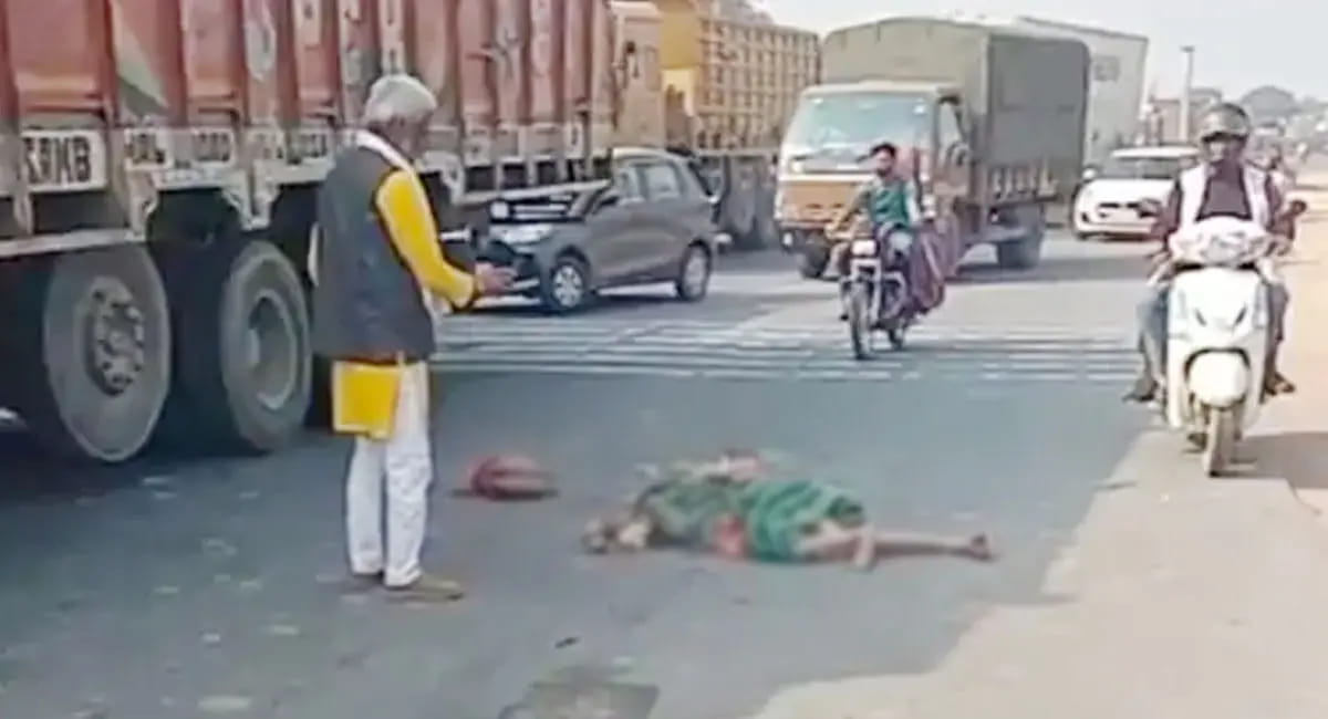 तेज रफ्तार डंपर ने बाइक सवार मां-बेटे को कुचला, दोनों की मौके पर मौत