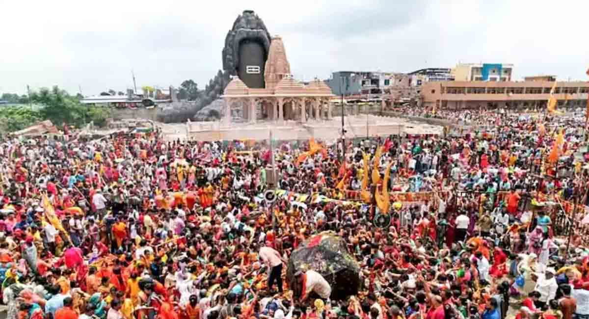 कुबेरेश्वर धाम में 3 दिन में 7 श्रद्धालुओं की मौत, कांवड़ यात्रा और रुद्राक्ष वितरण के आयोजन पर उठे सवाल, सरकार ने की न्यायिक जांच की घोषणा