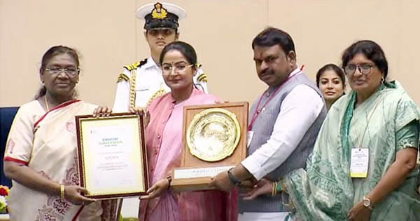 स्वच्छता सर्वेक्षण : इंदौर-भोपाल के अलावा MP के 8 शहरों को राष्ट्रपति ने किया सम्मानित, इन श्रेणी में रहे आगे