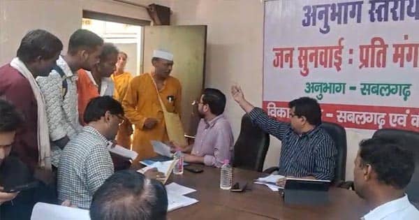 मुरैना : जनसुनवाई में समाजसेवी भिड़े SDM, कहा- जाते हो या थप्पड़ मारूं… जानें क्या है मामला