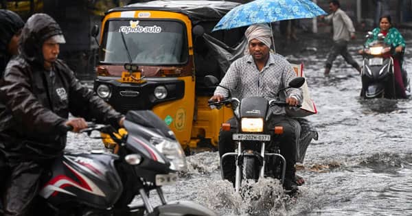 MP Weather Update : प्रदेश में फिर मेहरबान हुआ मानसून, 20 जिलों में भारी बारिश का अलर्ट; डबल सिस्टम का असर