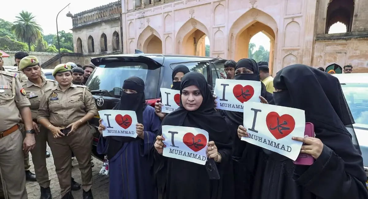 मंदिरों की दीवारों पर लिखा- ‘I Love Muhammad’, गांव में तनाव; 8 लोगों पर केस दर्ज