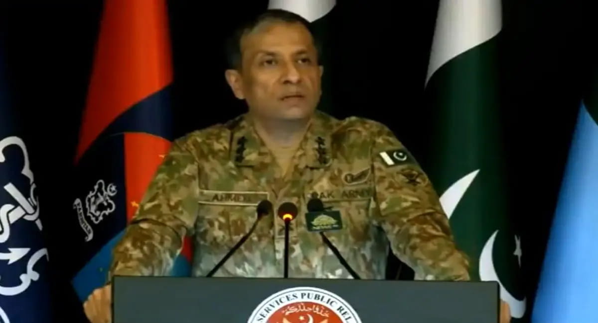 DG ISPR की प्रेस कॉन्फ्रेंस पर बवाल, सोशल मीडिया पर उड़ रही खिल्ली