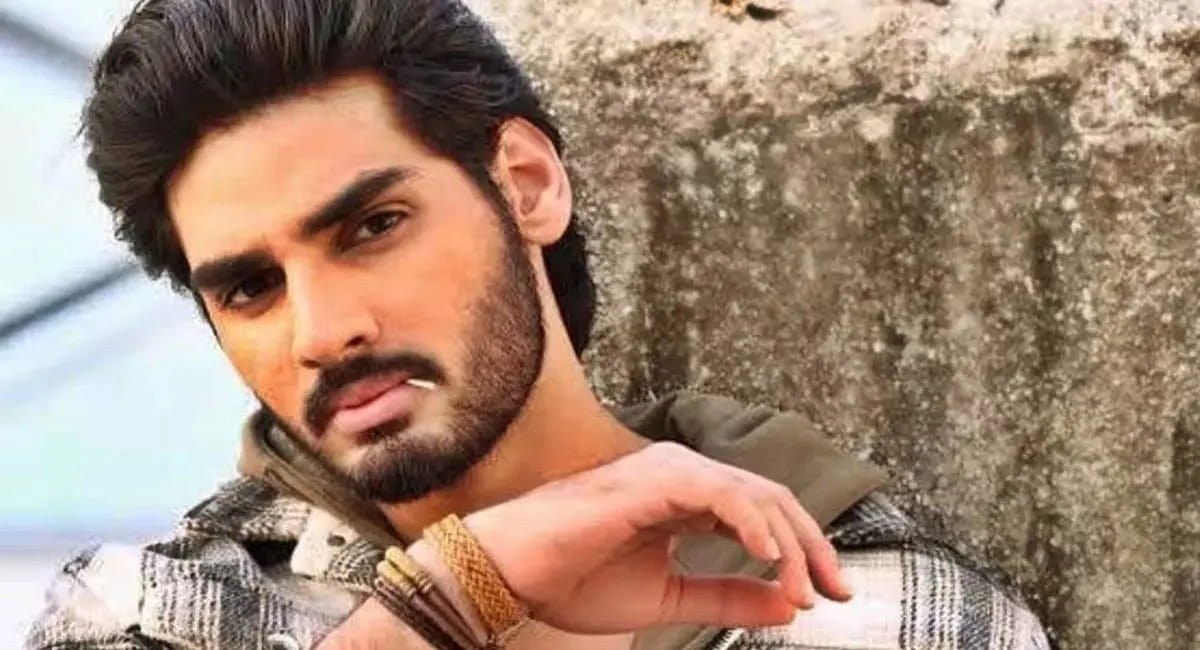 अहान शेट्टी की अगली फिल्म 5 महीने टली, शाद अली की जगह टीनू देसाई बने डायरेक्टर