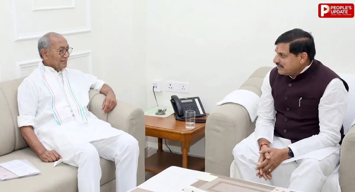 दिग्विजय सिंह ने CM मोहन यादव से की मुलाकात, दिलचस्प तस्वीर आई सामने