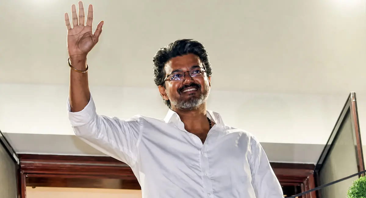 तमिलनाडु में सरकार गठन की हलचल तेज, बहुमत से 10 सीट दूर TVK