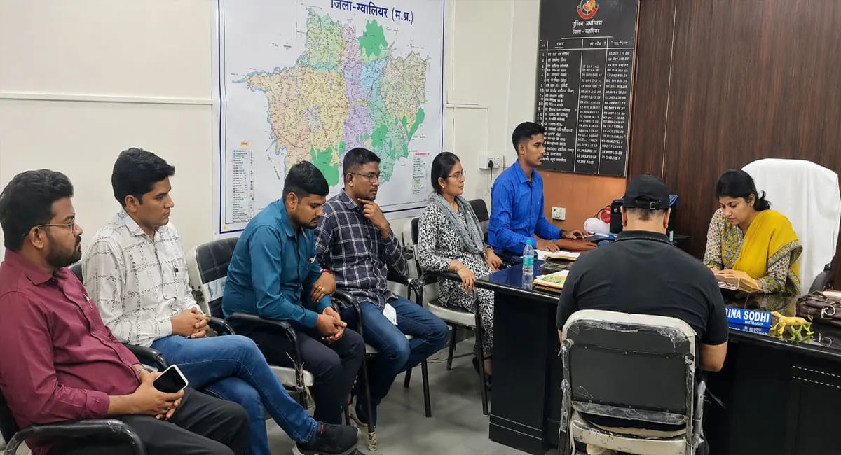 तेंदूखेड़ा एसडीएम कार्यालय में EOW का छापा, 30 हजार की रिश्वत लेते रीडर ट्रैप