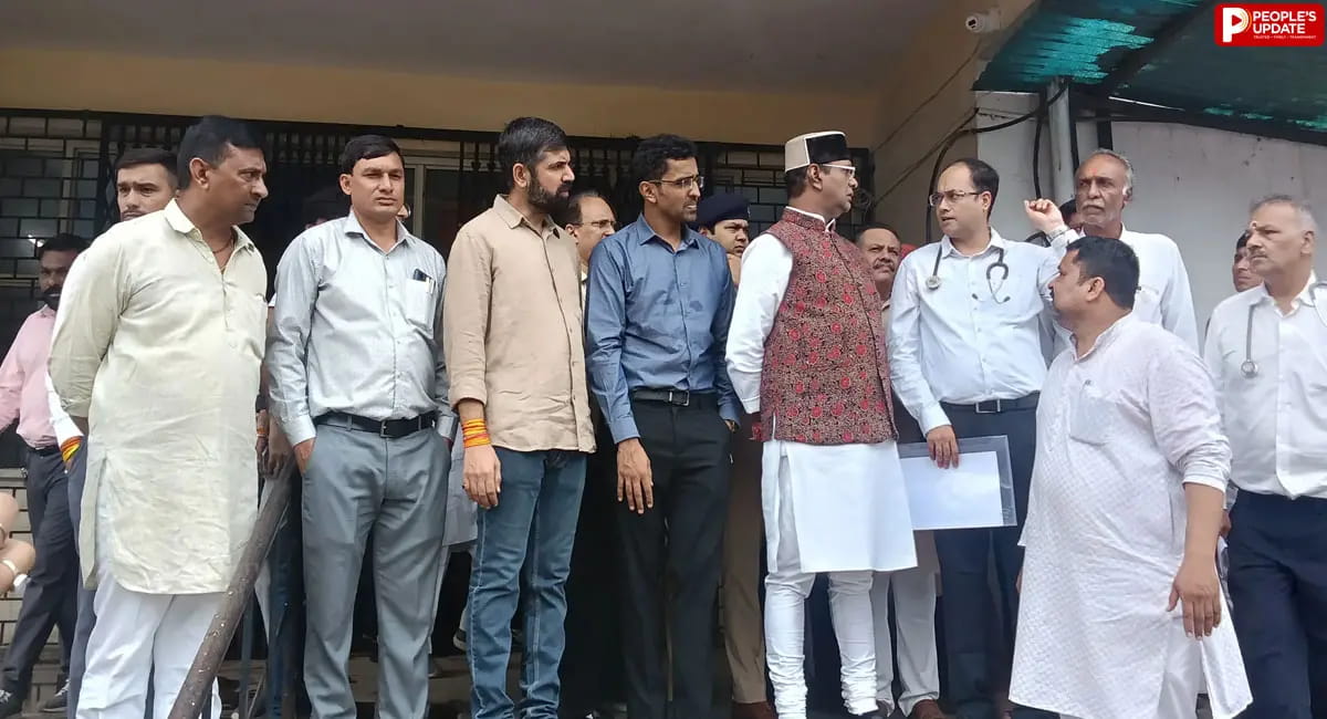 हरदा जिला अस्पताल पहुंचे मंत्री विश्वास सारंग, ट्रॉमा सेंटर में गंदगी देखकर भड़के