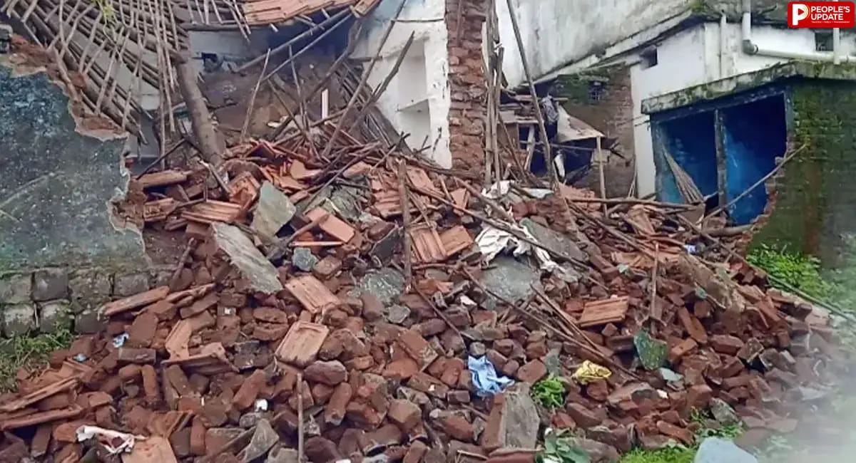 घंसौर में बारिश का कहर! भरभराकर गिरा मकान, बड़ा हादसा टला