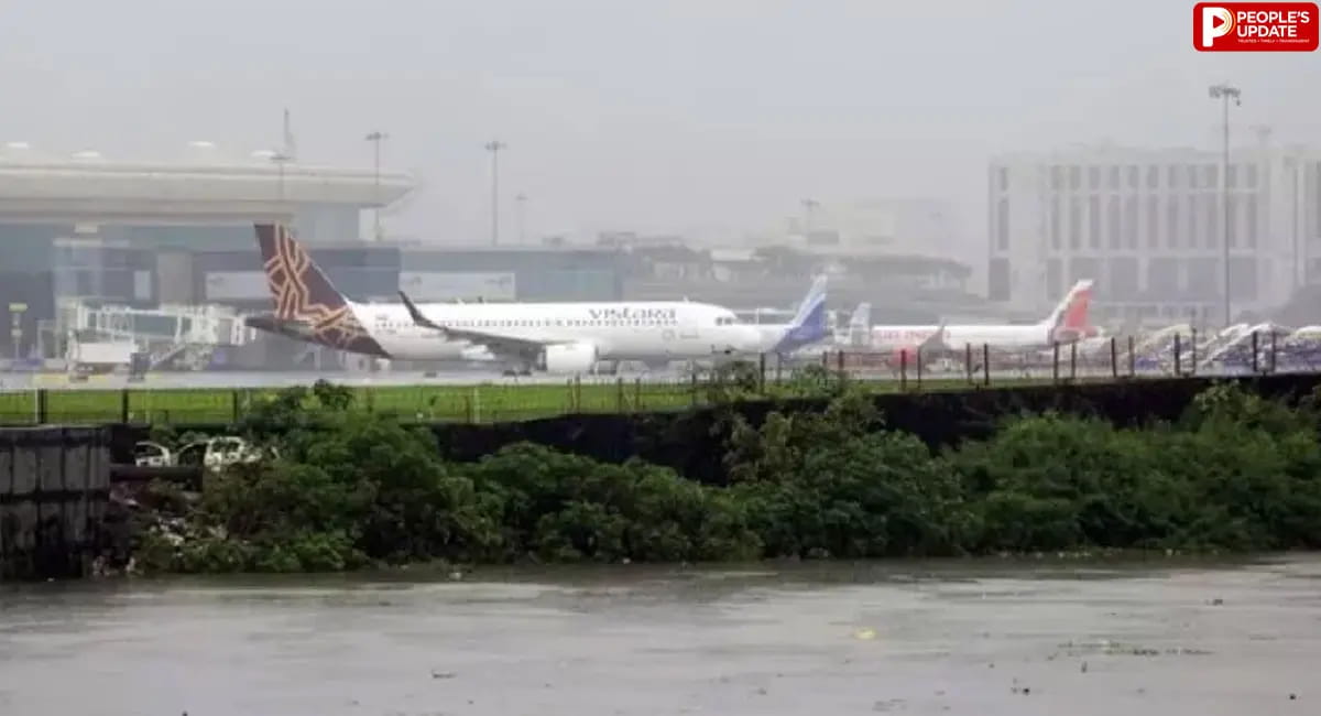दिल्ली-NCR में भारी बारिश से उड़ानों पर असर, 14 फ्लाइट डायवर्ट; यात्रियों के लिए अलर्ट