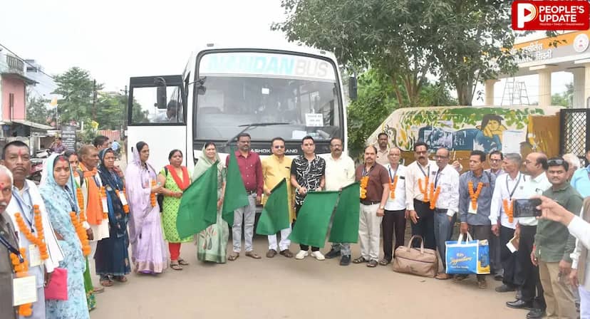 सिवनी के 196 श्रद्धालु मथुरा-वृंदावन रवाना, तिलक-माला पहनाकर हुआ स्वागत