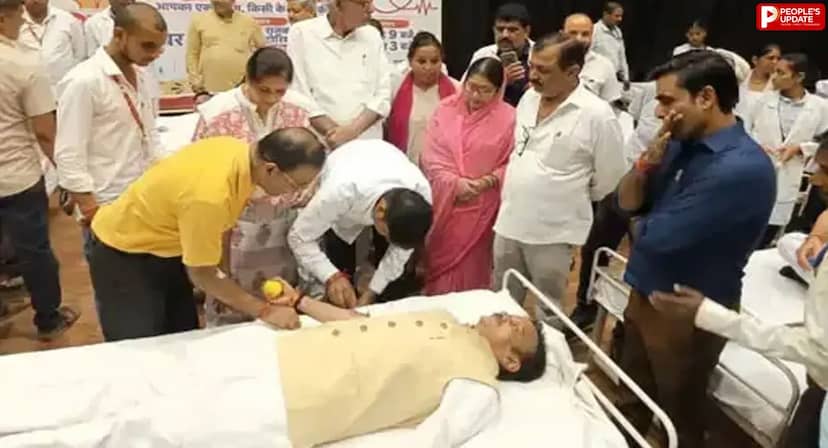 रीवा में सेवा संकल्प अभियान के तहत रक्तदान महाअभियान, डिप्टी CM ने खुद किया रक्तदान