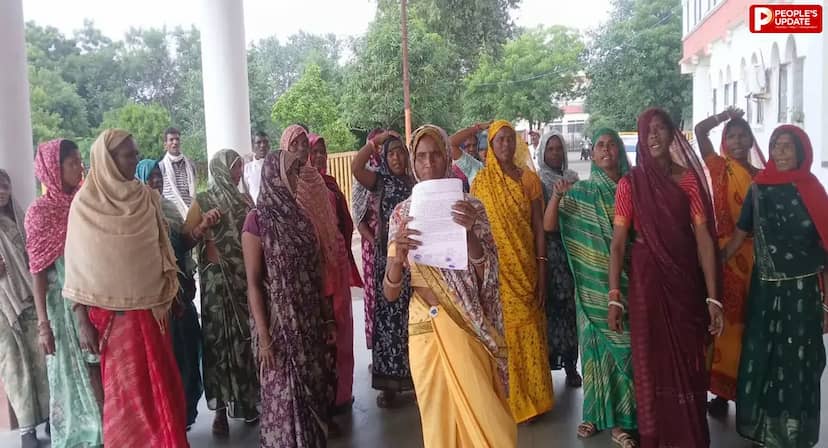 ‘घर की कमाई शराब में जा रही’... लोहापठार में महिलाओं ने उठाई दुकान हटाने की मांग