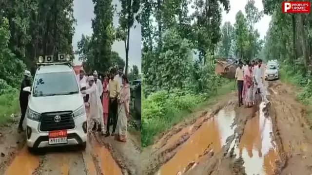 जिस सड़क के लिए 11 दिन से अनशन, उसी में फंसी महापौर की गाड़ी! फिर पैदल पहुंचीं धरना स्थल
