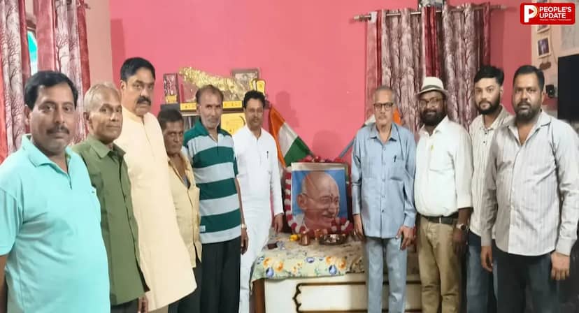 बाड़ी में गांधी-शास्त्री जयंती पर कार्यक्रम, महापुरुषों के आदर्शों को अपनाने का लिया संकल्प