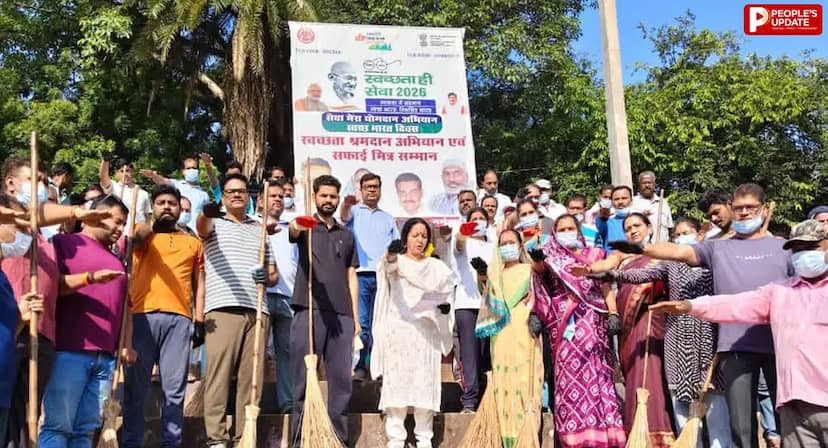 सोहागपुर: रामगंज घाट पर चला बड़ा स्वच्छता अभियान, जनप्रतिनिधियों और नागरिकों ने किया श्रमदान