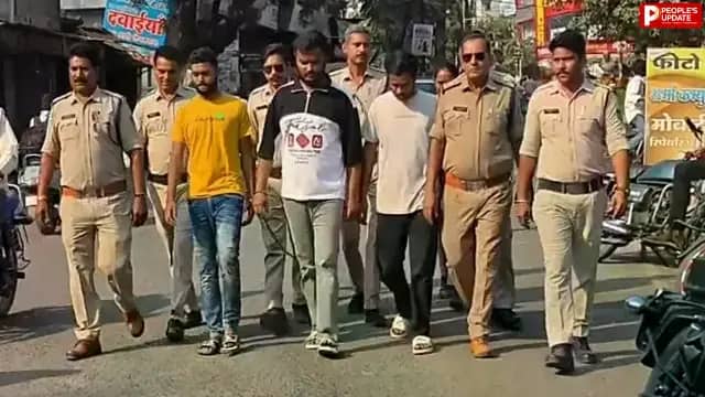 हरदा में चाकूबाजी के आरोपियों का जुलूस, कान पकड़कर लगवाई उठक-बैठक