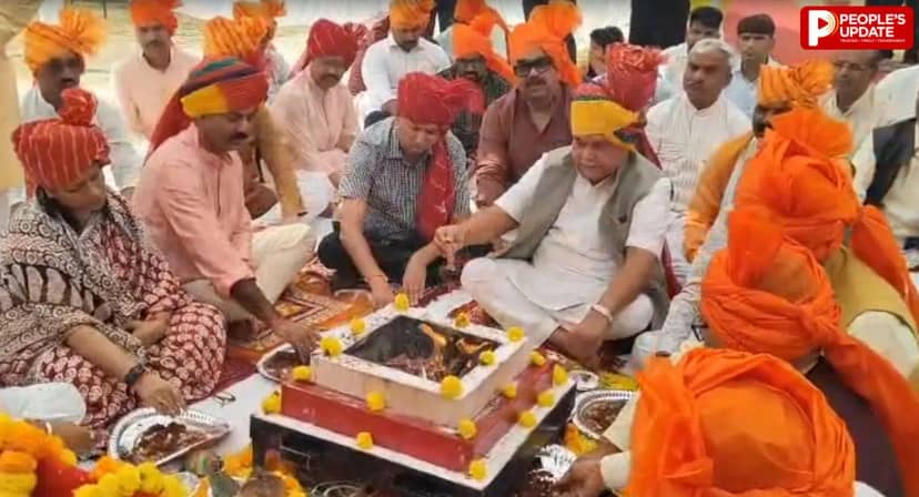 ग्वालियर में विजयादशमी पर शस्त्र पूजन, विधानसभा अध्यक्ष नरेंद्र सिंह तोमर ने वैदिक मंत्रोच्चार के बीच की पूजा