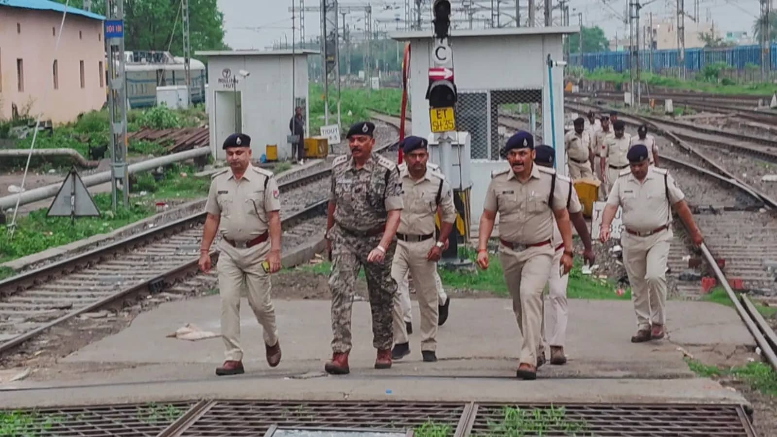 इटारसी जंक्शन पर GRP और RPF ने संयुक्त कार्रवाई, 30 वेंडर पकड़े