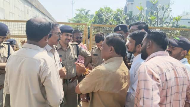 इटारसी में छात्रों को होटल में नजरबंद करने पर सियासत तेज, कांग्रेस नेताओं को मिलने से रोका