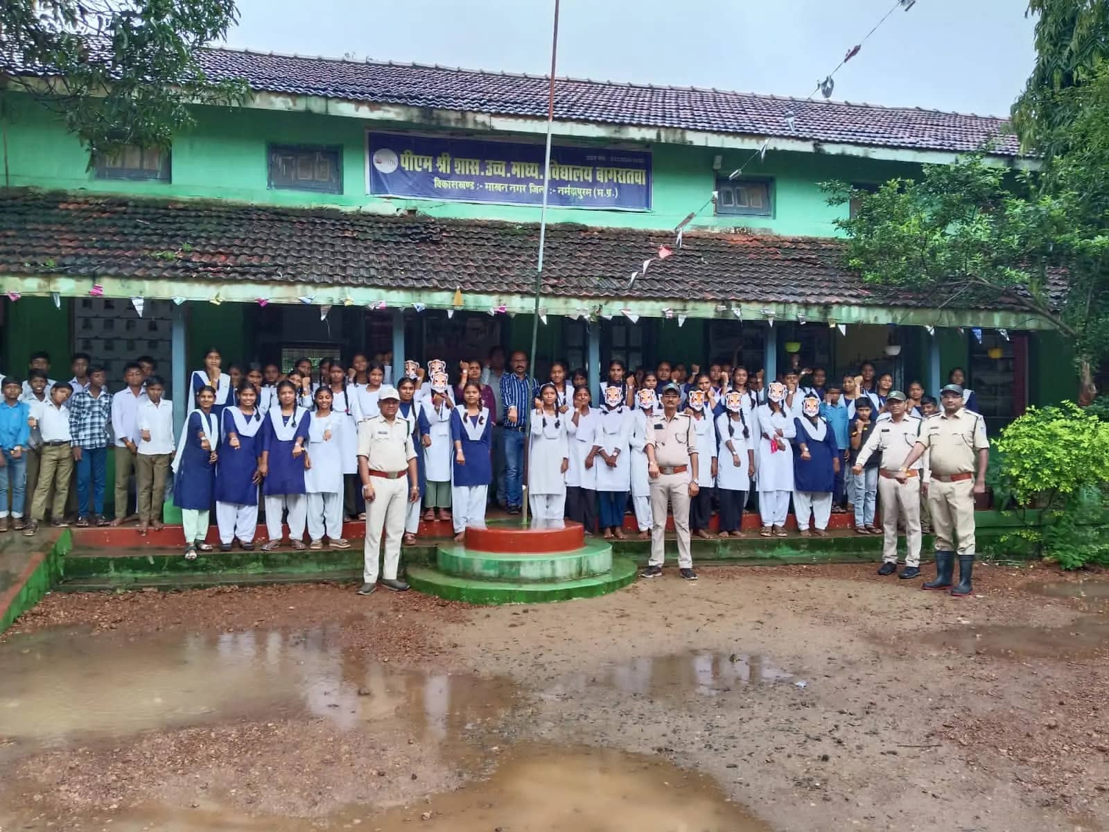 रक्षाबंधन पर बाघों की सुरक्षा का संकल्प: सतपुड़ा टाइगर रिजर्व ने छात्रों और ग्रामीणों को बांधा ‘बाघ रक्षा सूत्र’