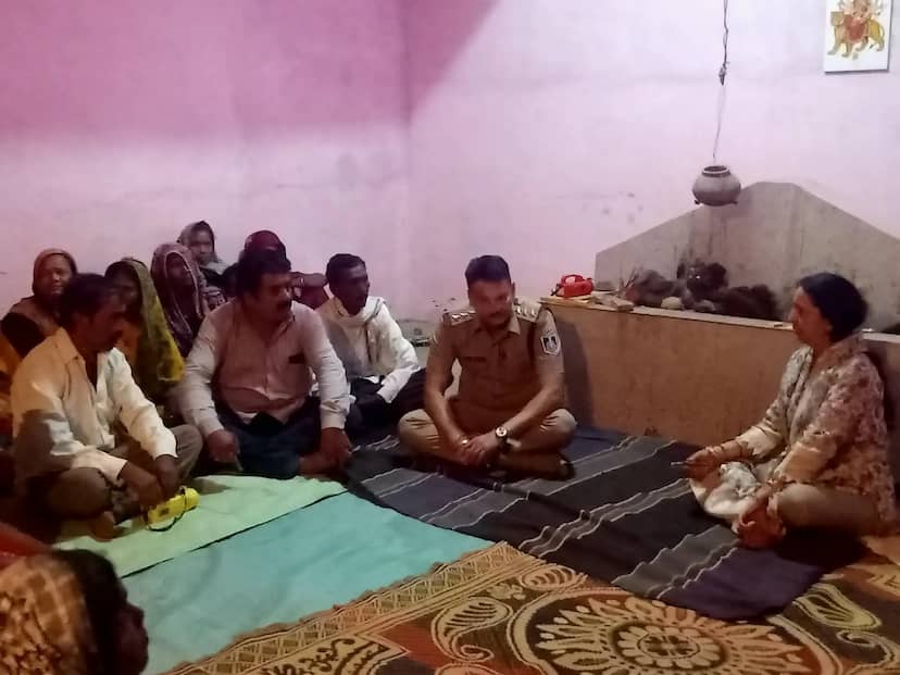 डुंडाखापा में नशामुक्ति चौपाल, अवैध शराब और घरेलू हिंसा पर सख्ती की मांग