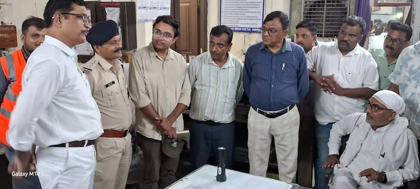 सोहागपुर: रेलवे स्टेशन निरीक्षण में सांसद दर्शन सिंह चौधरी ने दिए दिशा-निर्देश