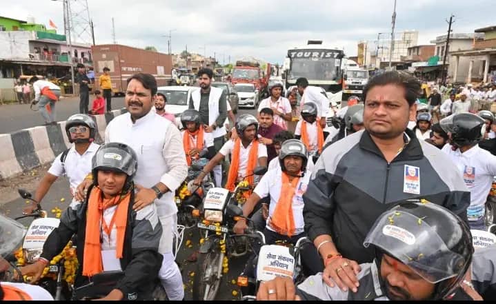 छिंदवाड़ा: भाजपा युवा मोर्चा की सेवा-संकल्प यात्रा वाराणसी से वडनगर पहुंची, युवाओं ने लिया राष्ट्र निर्माण का संकल्प