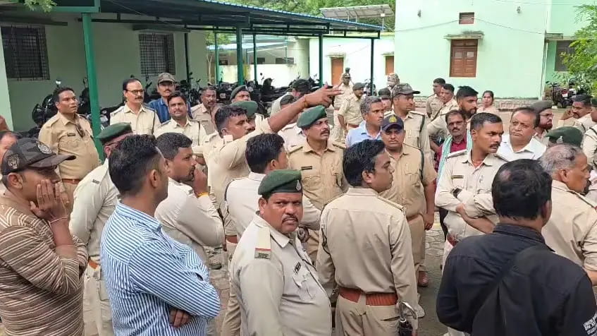 आरक्षण नियमों की अनदेखी का आरोप, SC-ST कर्मचारियों ने उठाए सवाल