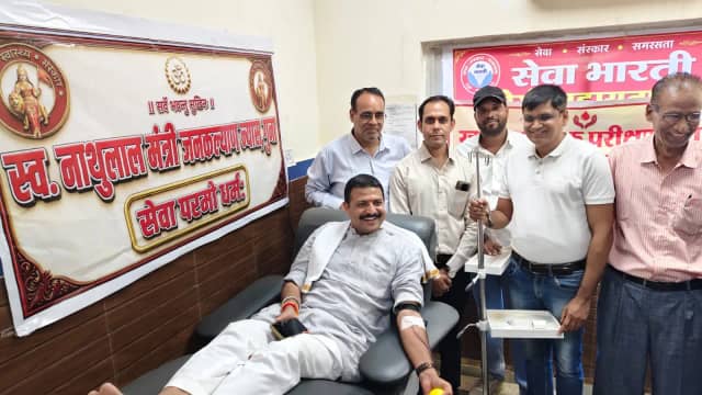 जिला अस्पताल में शुरू हुआ सेवा भारती का रोगी सहायता केंद्र, रक्तदान शिविर में उमड़ा सेवा का जज्बा