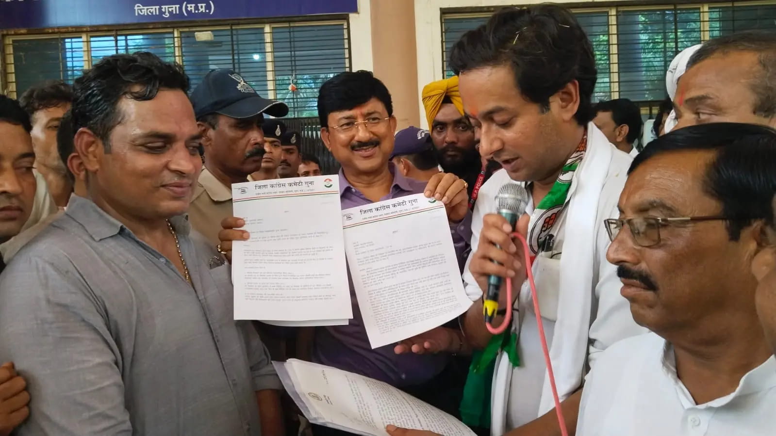 कांग्रेस का प्रदर्शन: जयवर्धन सिंह बोले-भाजपा को देशभर में खतरा है, इसलिए ज्ञानेश कुमार के साथ मिलकर रचा षड्यंत्र