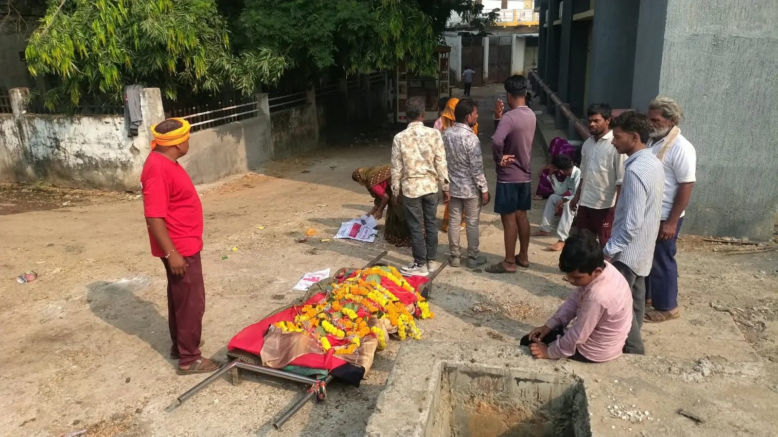 कैंसर से जूझती पूजा को पति ने छोड़ा, मौत के बाद किराए के मकान में भी नहीं मिली जगह; अस्पताल परिसर में हुईं अंतिम रस्में