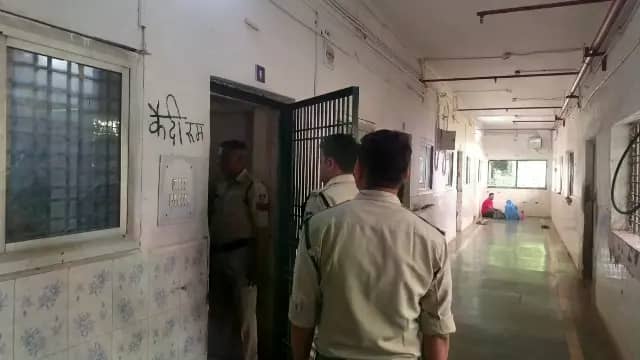 गुना में घर में घुसकर लूट और फायरिंग के मामले में 5 आरोपी गिरफ्तार, एक बदमाश घायल