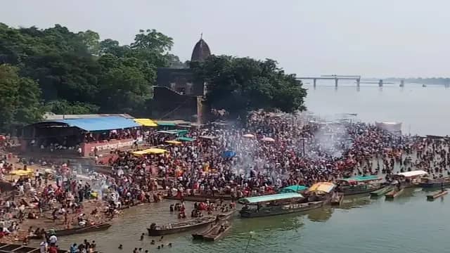 हरदा: भूतड़ी अमावस्या पर हंडिया-नेमावर के घाटों पर उमड़े श्रद्धालु, रातभर गूंजे पारंपरिक भजन