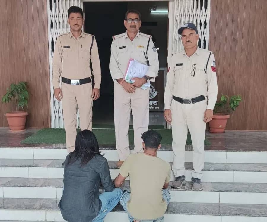 25 हजार की रंगदारी मांगी, तोड़फोड़ और मारपीट के बाद गिरफ्तार