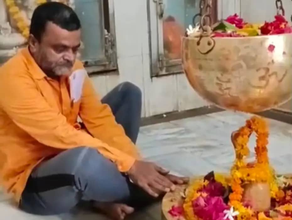 बारिश की कामना में महादेव की शरण पहुंचे श्रद्धालु, अखंड ज्योति जलाकर 24 घंटे तक गूंजे भजन-कीर्तन