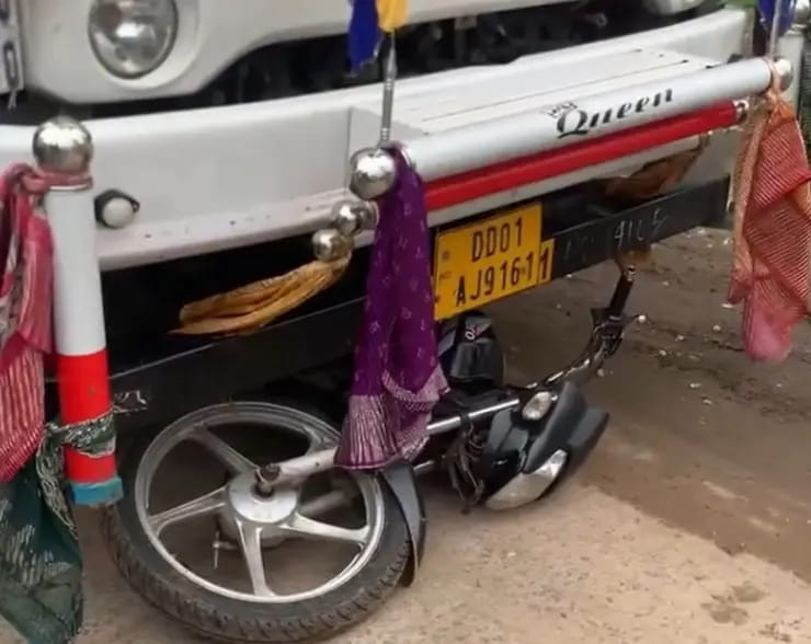 ट्रक की टक्कर से बाइक सवार दो युवकों की मौत, अस्पताल पहुंचने से पहले टूटी सांस