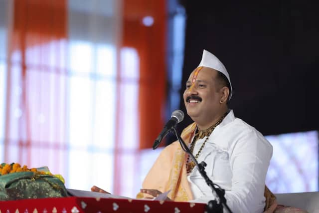 कुबेरेश्वरधाम में आस्था का महासागर...दूसरे दिन 2 लाख श्रद्धालु पहुंचे, 200 क्विंटल फलहारी खिचड़ी वितरित