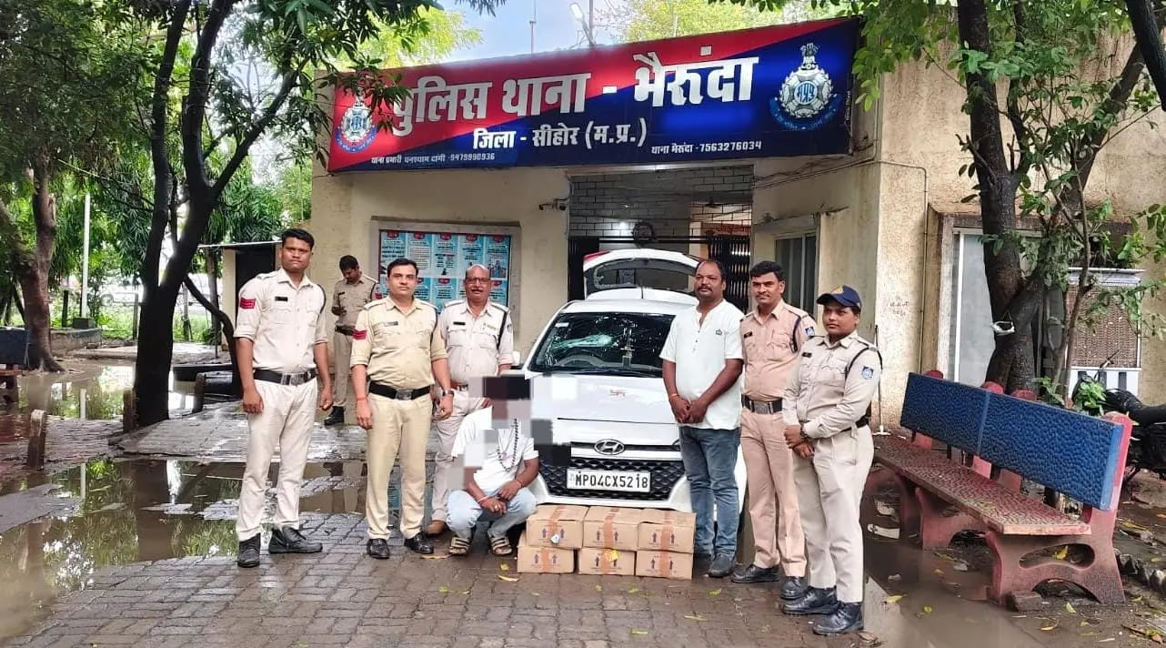 कार से 54 लीटर अवैध शराब जब्त, 8.30 लाख का मशरूका सहित आरोपी गिरफ्तार