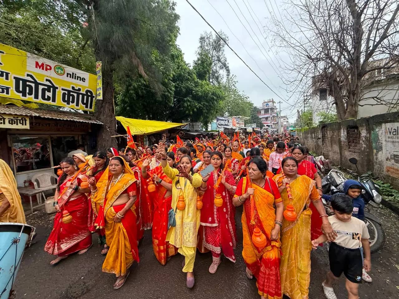 सीवन नदी से जल भर हजारों शिवभक्तों ने किया बाबा केदारनाथ का जलाभिषेक, अयोध्या से नागपुर तक उमड़े श्रद्धालु