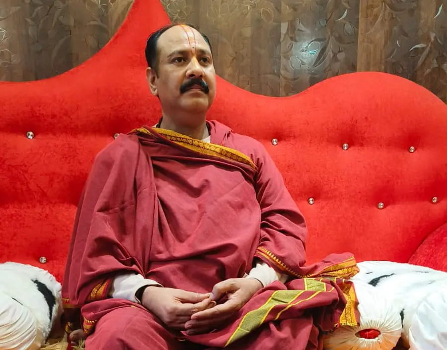 “पार्वती, रावण और परशुराम ने भी शिव को समर्पित किया जल, आज भक्त निभा रहे वही परंपरा” : पं. प्रदीप मिश्रा