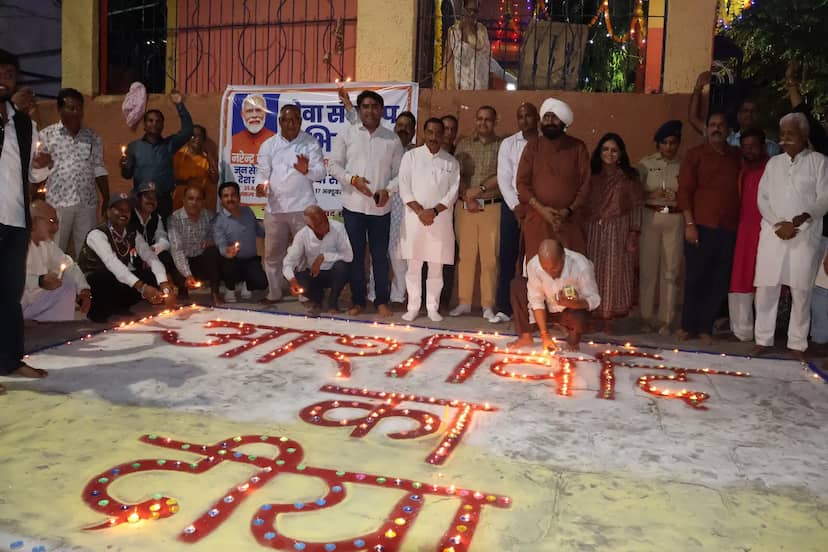 सीहोर में 5001 दीपों से जगमगाया सीवन तट, ‘आशीर्वाद के दीये’ से गूंजा सेवा और विकसित भारत का संकल्प