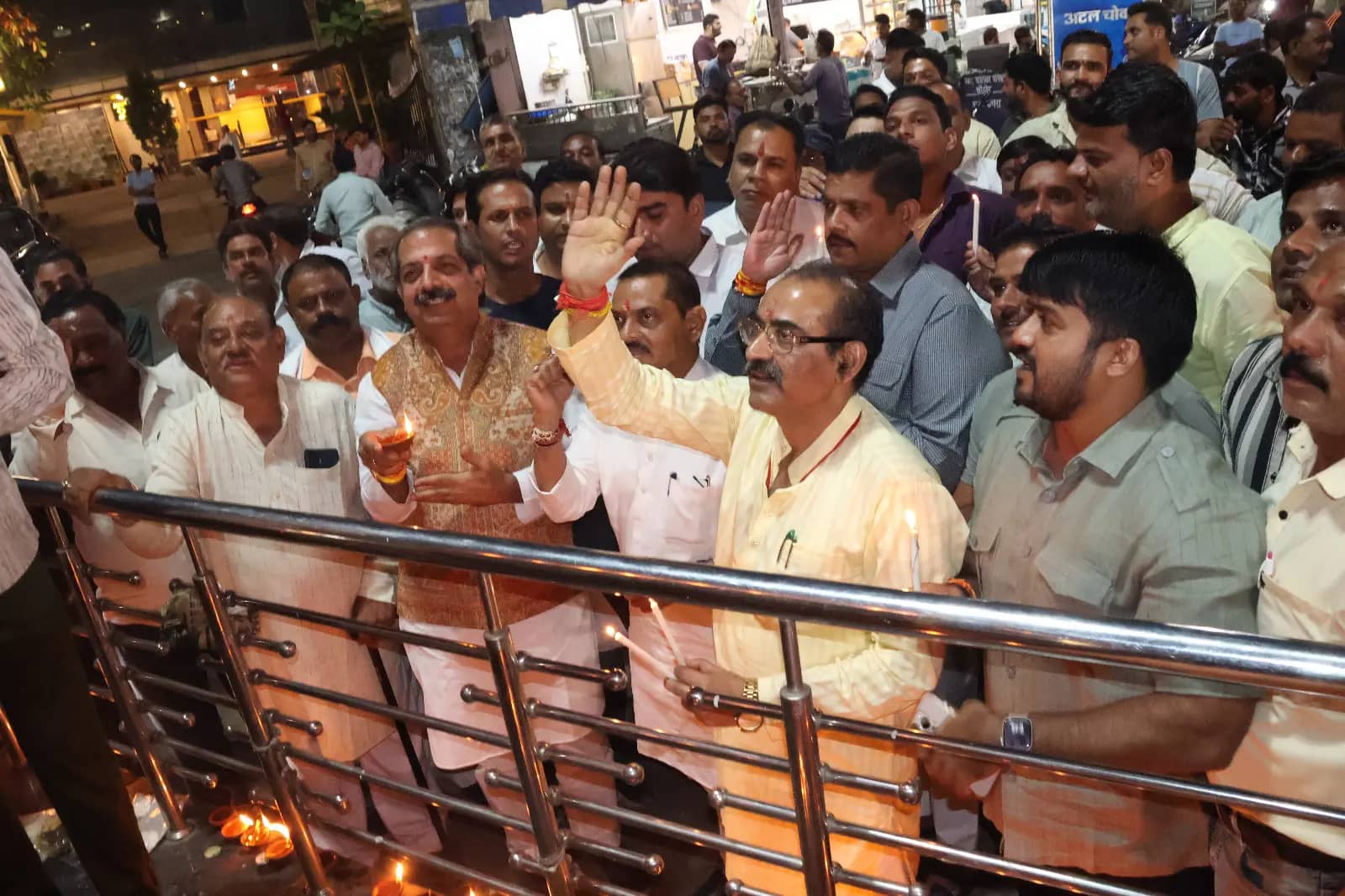 सीहोर में 5001 दीपों से जगमगाया सीवन तट, ‘आशीर्वाद के दीये’ से गूंजा सेवा और विकसित भारत का संकल्प